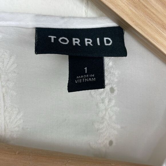 Torrid White Eyelet & Lace Embroidered Hi-Lo Blouse size 1X - Picture 11 of 14